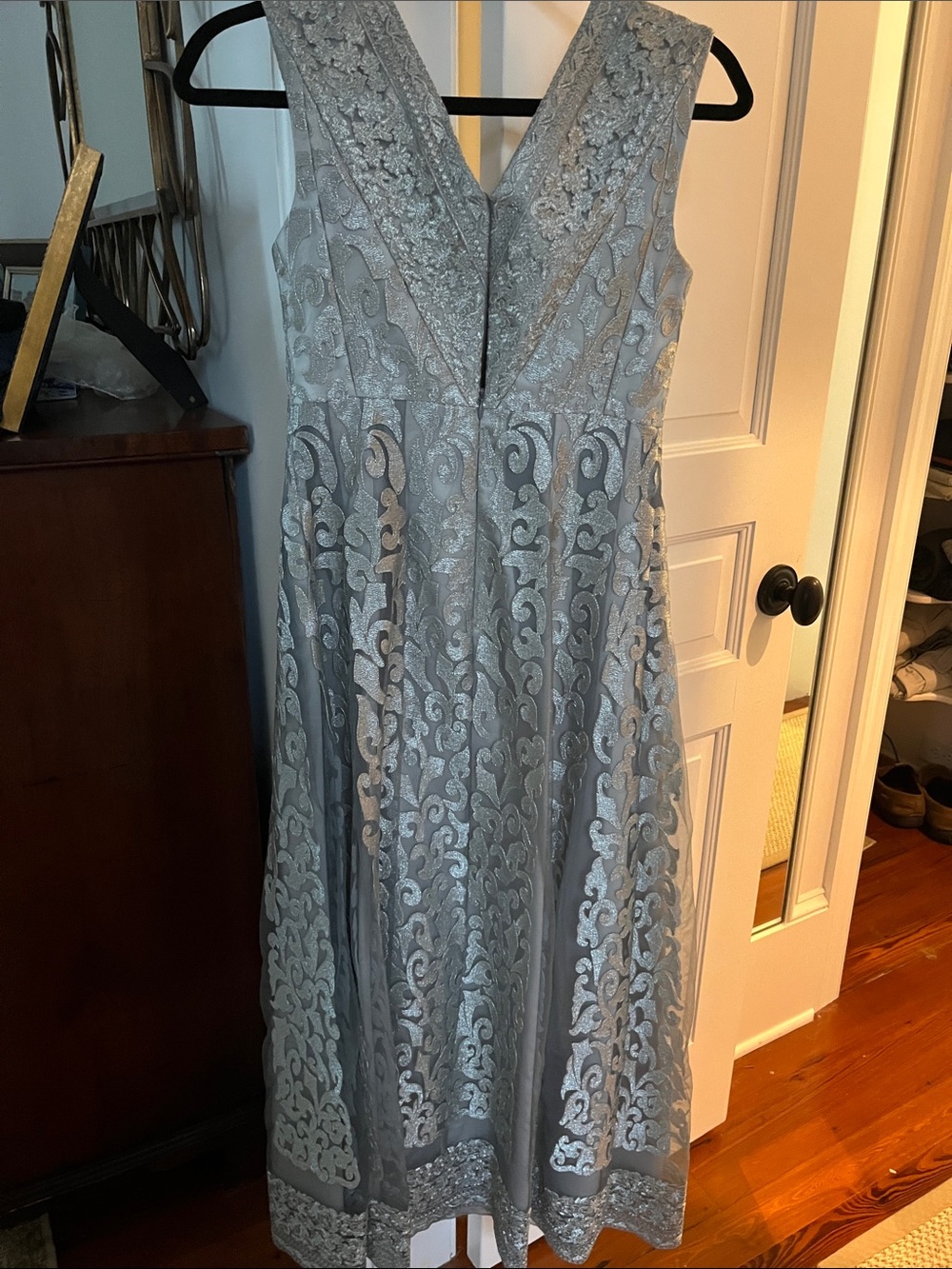 Kay Unger Silver Lace-Overlay Evening Gown - Picture 11 of 15
